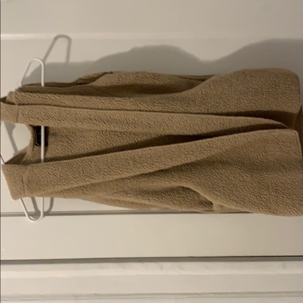 Fleece sleeveless vest!